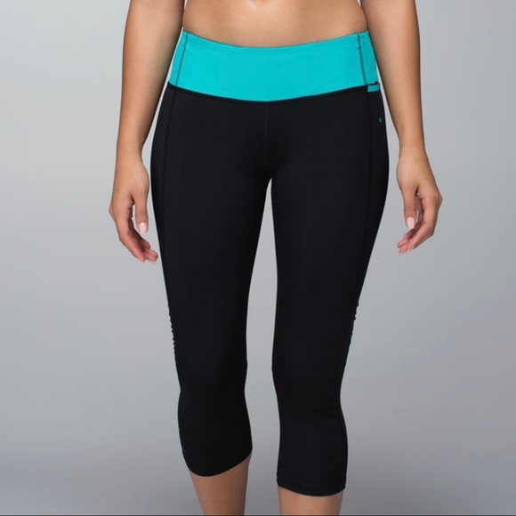 Lululemon Water Bound Crop - Picture 3 of 12
